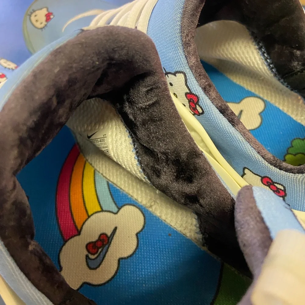 Hello Kitty Sanrio Nike Men’s Size 14 Good Condition - Picture 10 of 11